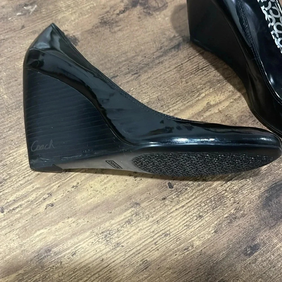 Coach Dorelle Patent Leather Wedge Size 9B - Excellent Condition - Picture 3 of 8